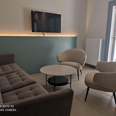 Blue Rose Luxury And Comfort Apartment At The Centre Of Preveza Exterior photo