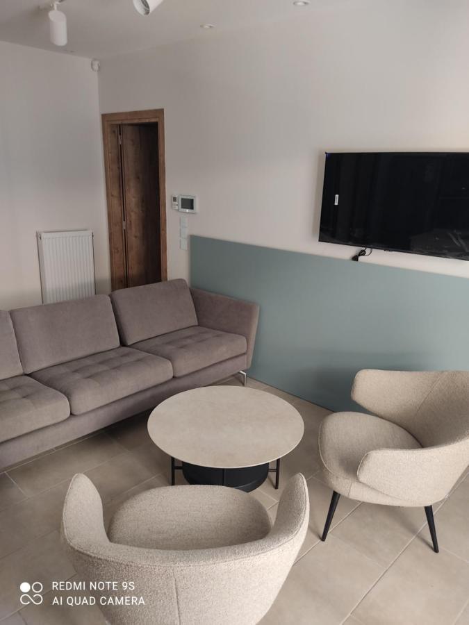 Blue Rose Luxury And Comfort Apartment At The Centre Of Preveza Exterior photo