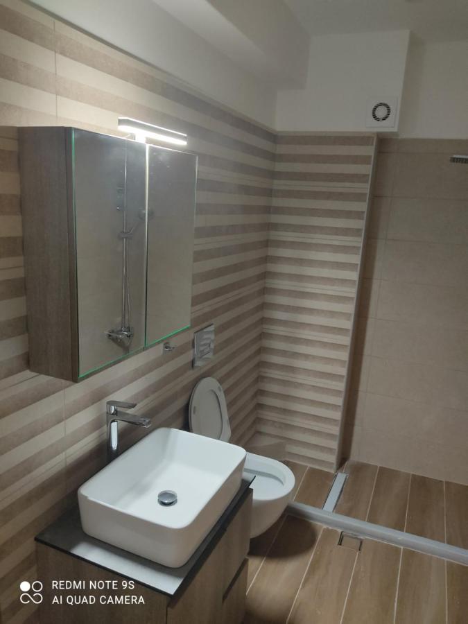Blue Rose Luxury And Comfort Apartment At The Centre Of Preveza Exterior photo